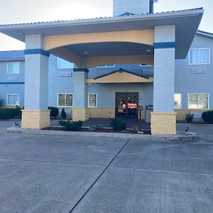 Super 8 By Wyndham Martinsville